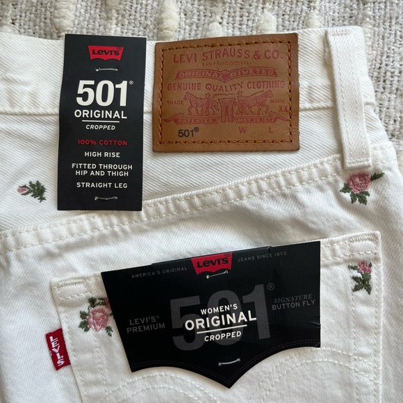 NWT Levi’s 501 Floral White Jeans - Picture 4 of 7